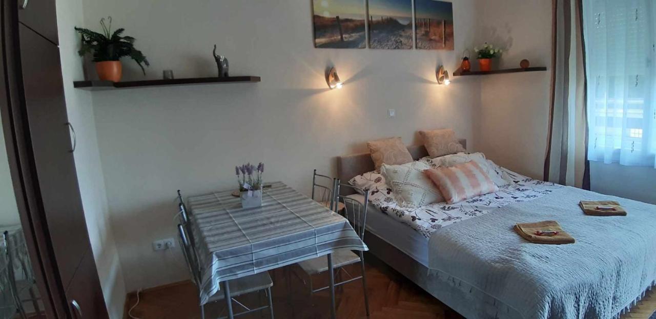 Rosy Apartman Apartment Vonyarcvashegy Ngoại thất bức ảnh