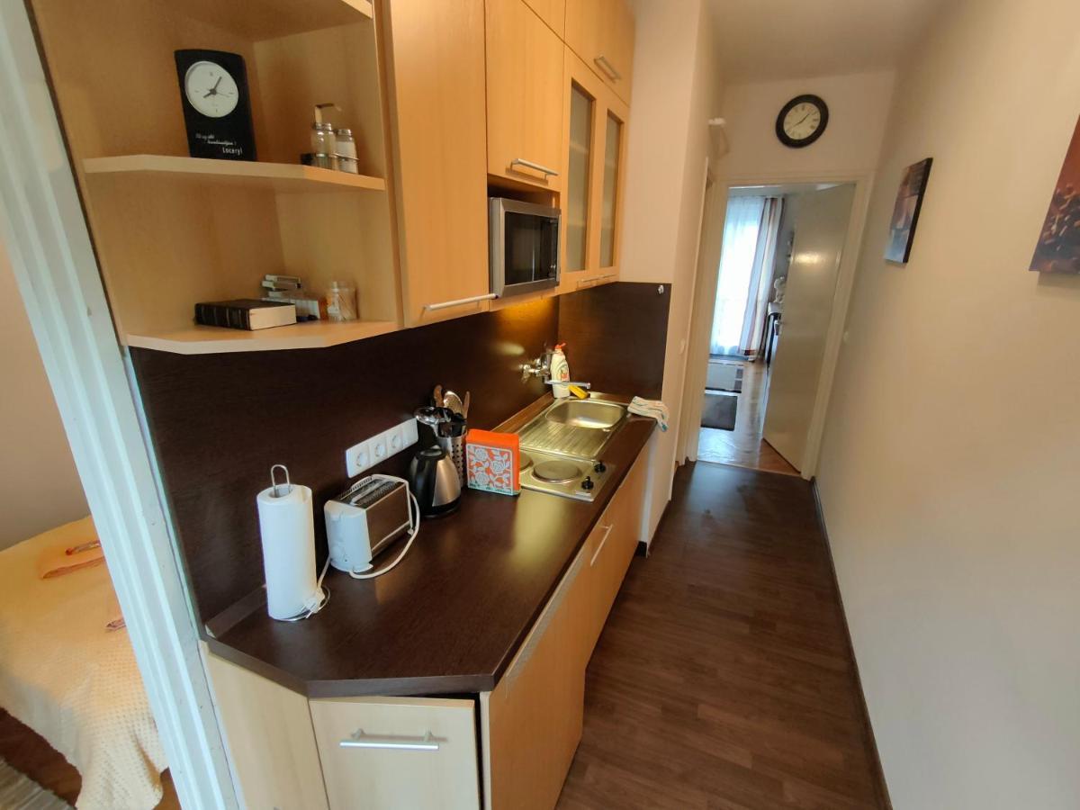 Rosy Apartman Apartment Vonyarcvashegy Ngoại thất bức ảnh