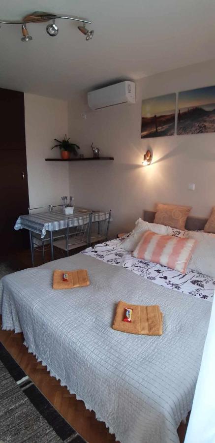Rosy Apartman Apartment Vonyarcvashegy Ngoại thất bức ảnh